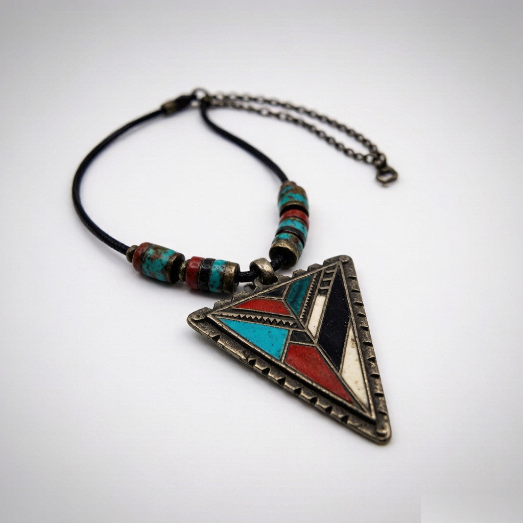 Vintage versatile clavicle chain - flat lay detail